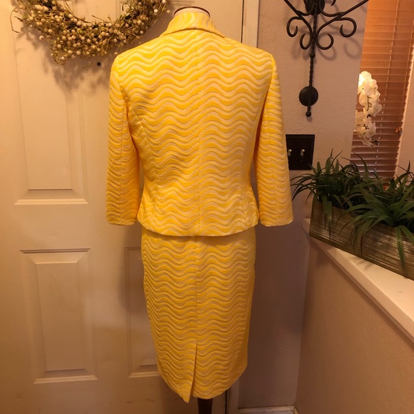 Albert Nipon Jacquard Yellow Dress & Jacket Suit - Picture 10 of 10